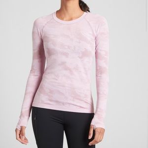 Athleta Momentum Camo Long sleeve Tee Size Large